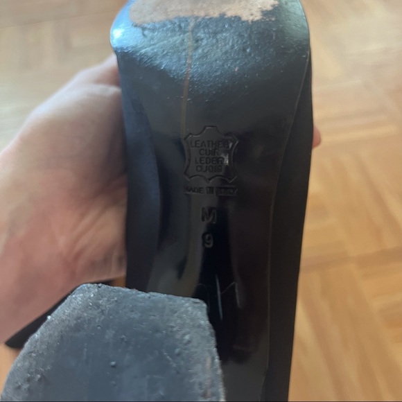 YSL Vintage Yves Saint Laurent Black Closed Toe Mod Classic Pumps Heels size 9 - Picture 7 of 8